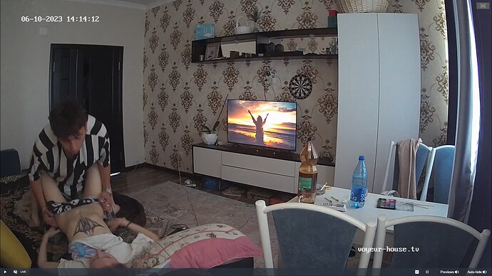 Ashampoo_Snap_samedi 10 juin 2023_9h16m8s_003_Cinderella & Isidor apartment with reallifecam cameras at Voyeur House TV - Google Chrome