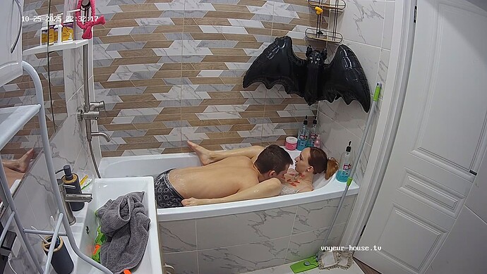 realm42-cam19-1761420778