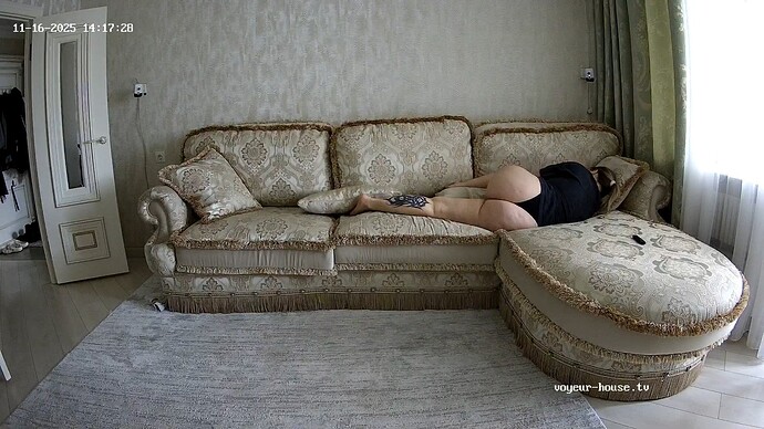 realm122-cam14-1763295379