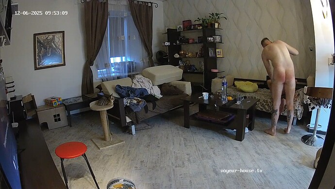 realm64-cam13-1765004027