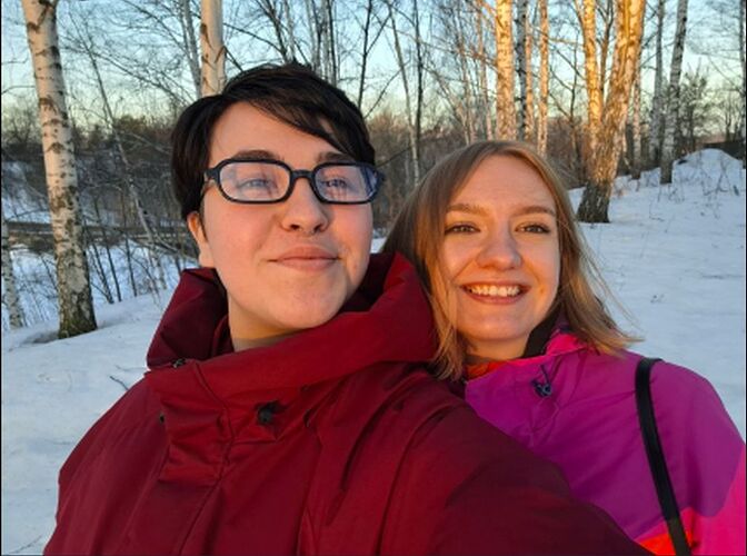 Shana_260921_Elisha_snow_outside_01