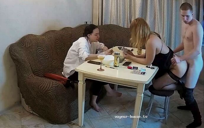 Koen_220411_fuck_Shana_Elisha_watch_@_M&M_brown_couch