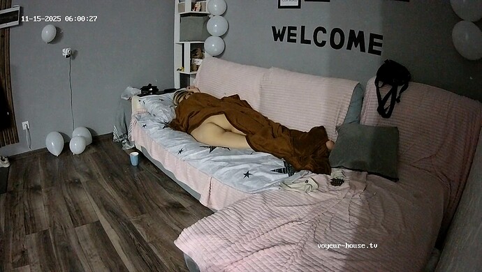 realm107-cam15-1763204718