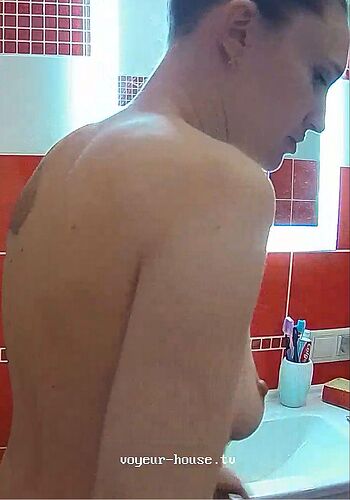 Debbie_221029_nipples_bathroom_@_Jirina_realm48_02