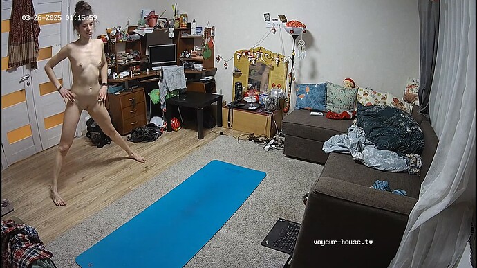 Ashampoo_Snap_mardi 25 mars 2025_23h16m30s_031_Living room camera at Camille reallifecam apartment at Voyeur House TV (cam15) - Google Chrome