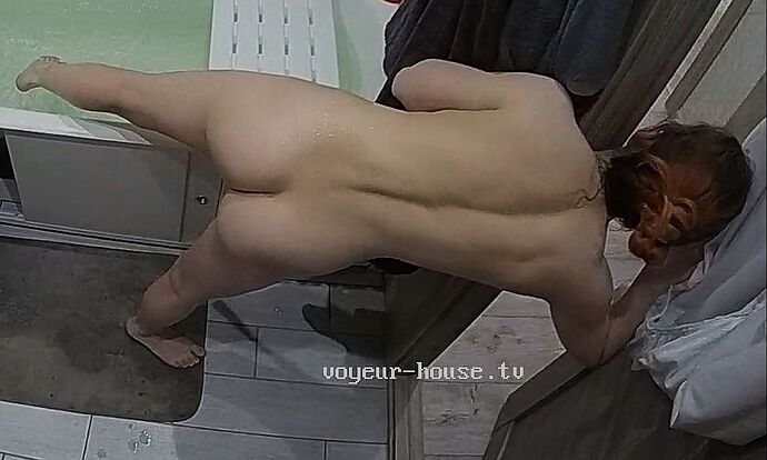 Mindy_250720_naked_bathroom_@Henry&_Mira_realm18_01