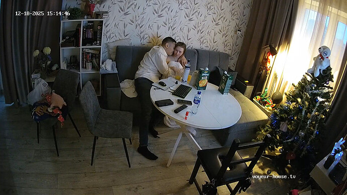 HenryMira-20251218-03