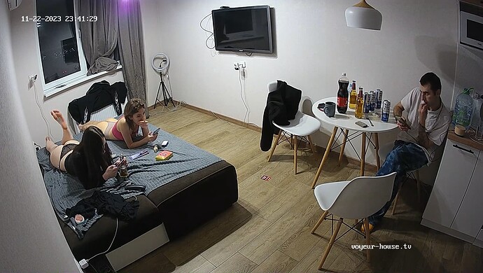 realm31-cam13-1700685803