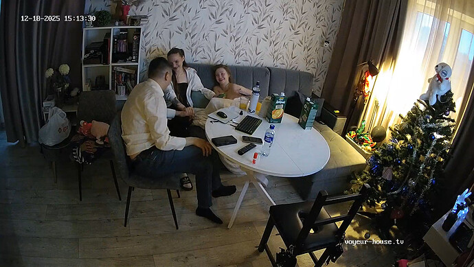 HenryMira-20251218-02