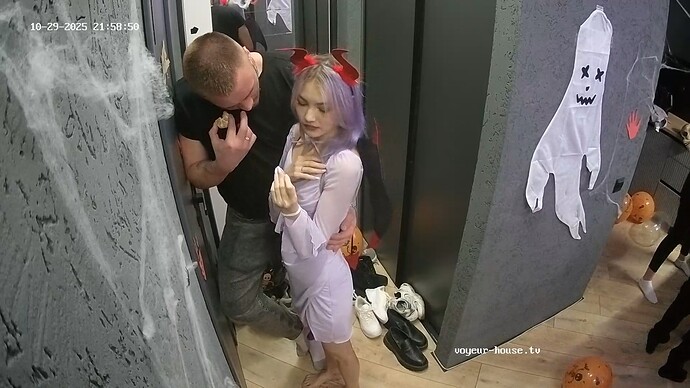 realm108-cam110-1761775237