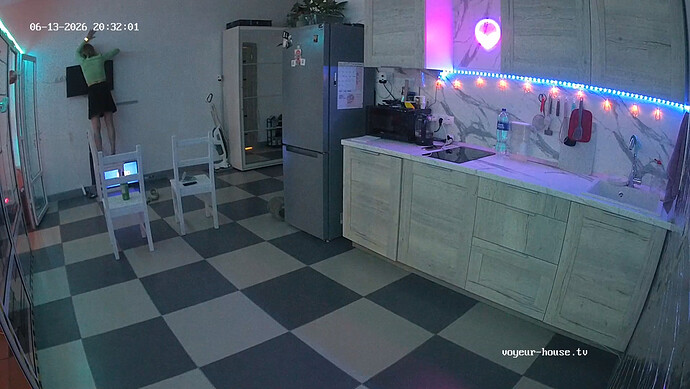 realm64-cam12-1781371960
