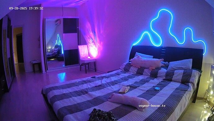 realm8-cam111-1759077779