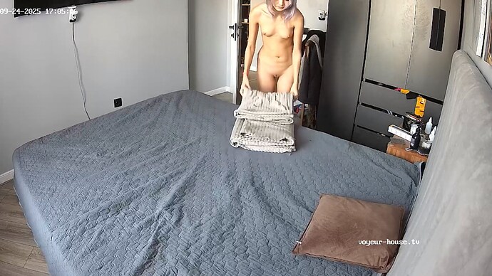 RosyAleks-20250924-02