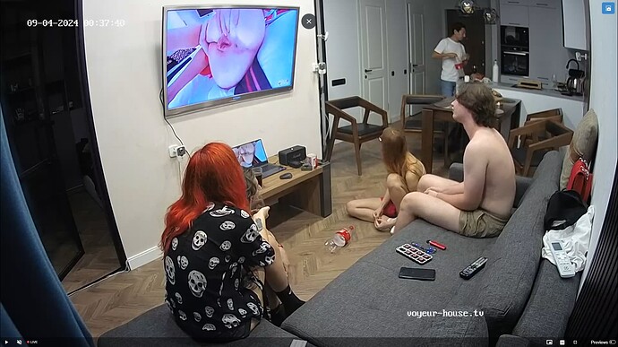 Ashampoo_Snap_mardi 3 septembre 2024_22h38m11s_004_Living room camera at Marianthi & Magni reallifecam apartment at Voyeur House TV (cam13) - Google Chrome