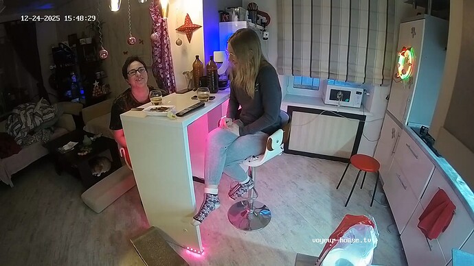 realm64-cam112-1766587019