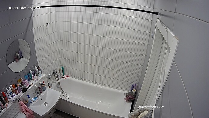 realm2-cam110-1723551777