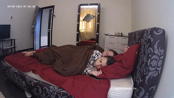 Trisha_230905_s___p_bedroom_@_Henry_realm18-cam110-1693889231