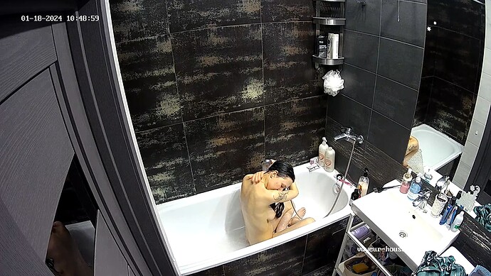 realm27-cam19-1705564166