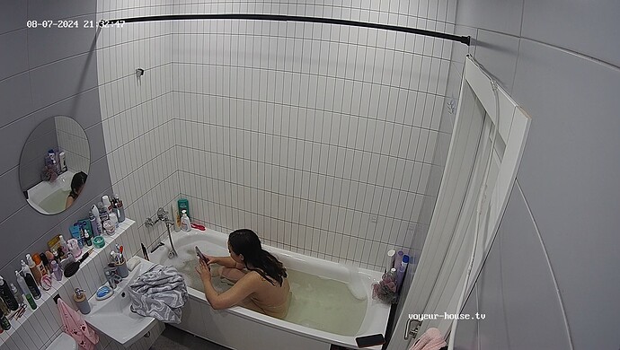 realm2-cam110-1723055596