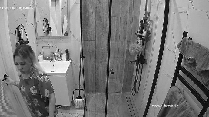 realm125-cam110-1764038343