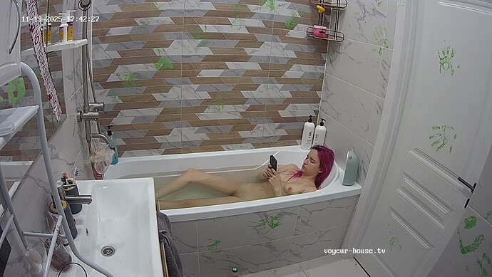 realm42-cam19-1763044980