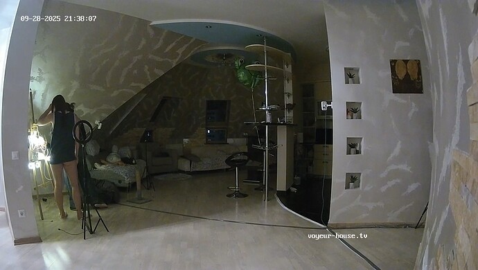 realm8-cam14-1759084731