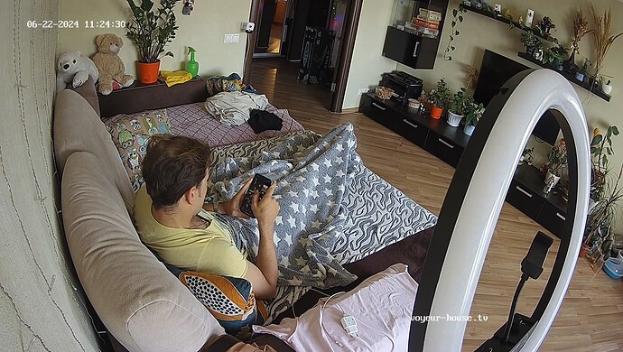 realm37-cam16-1719044706 (2)