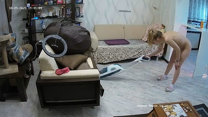 realm64-cam14-1761410535