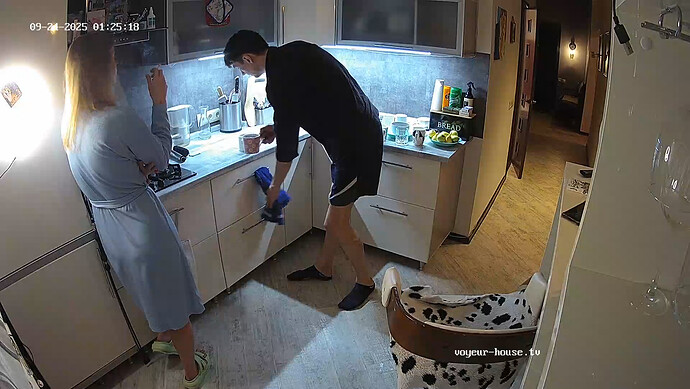 realm64-cam12-1758666367