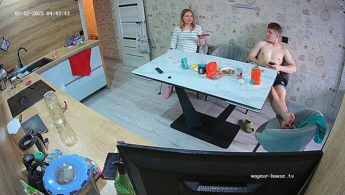 realm64-cam12-1752285131