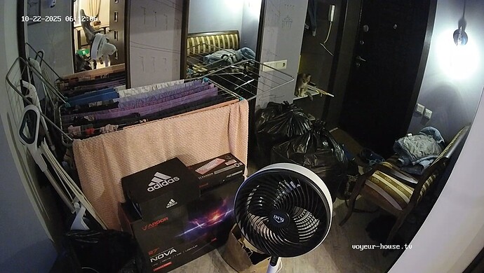 realm64-cam111-1761102788