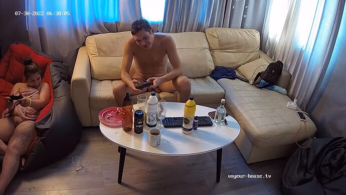 Kelsey_@Henry's_220730_LR_playing_computergames_pussy_realm18-cam12-1659172156