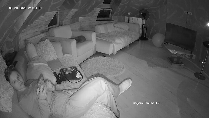 realm8-cam16-1759085719