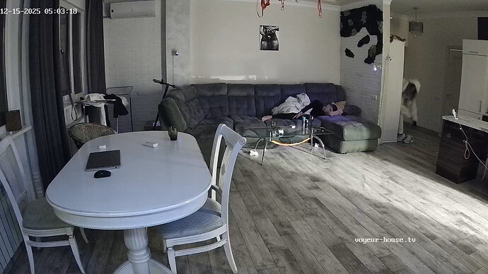 realm126-cam13-1765764237