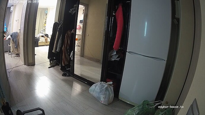 realm134-cam111-1766495436