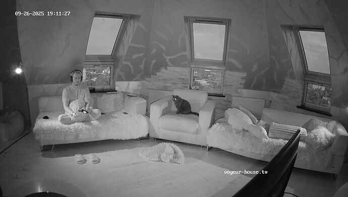 realm8-cam15-1758903130