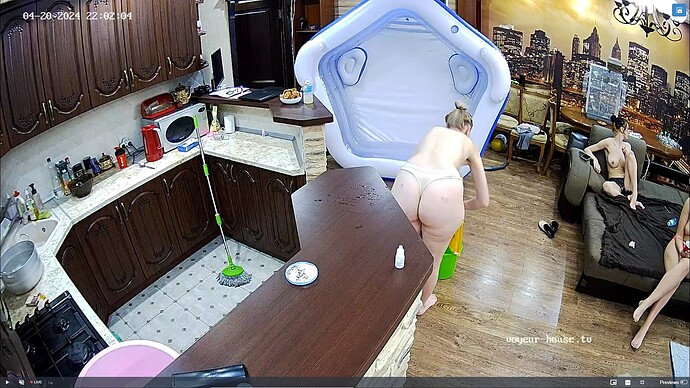 Ashampoo_Snap_samedi 20 avril 2024_21h2m47s_042_Kitchen camera at Yuneska & Radu reallifecam apartment at Voyeur House TV (cam12) - Google Chrome