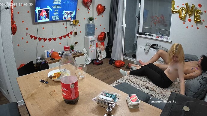 Ashampoo_Snap_jeudi 13 mars 2025_21h1m14s_010_Living room camera at Raslan & Ballerina reallifecam apartment at Voyeur House TV (cam13) - Google Chrome