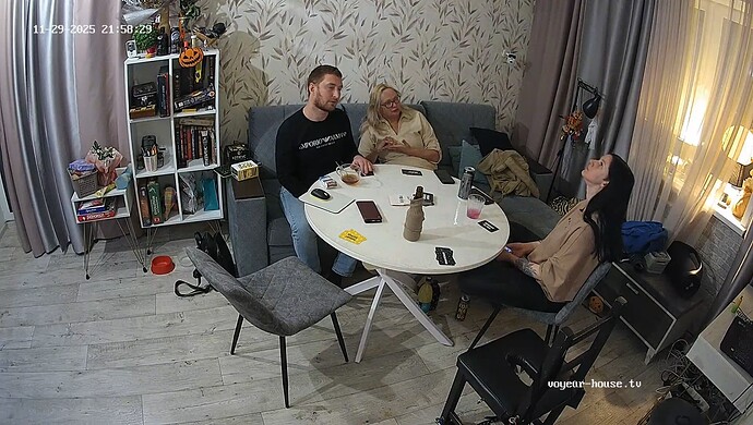 realm18-cam15-1764442870