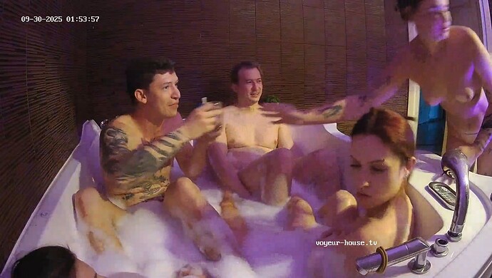 realm8-cam114-1759186479