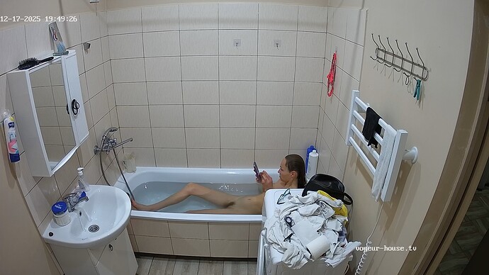 realm130-cam19-1765991486