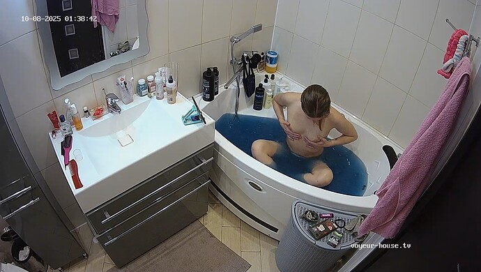 realm64-cam110-1759930750