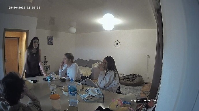 realm52-cam12-1758383827