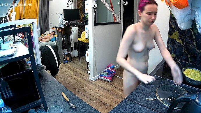 realm42-cam12-1764164175