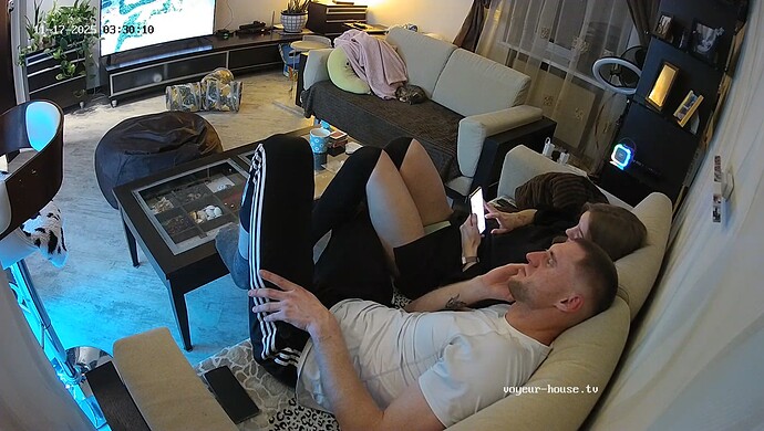 realm64-cam16-1763339467