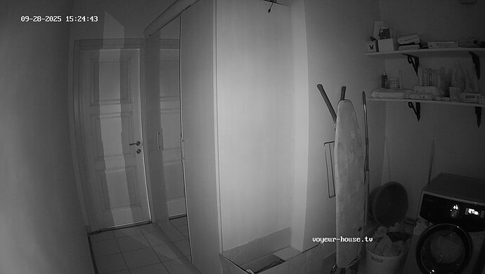 realm8-cam118-1759062320