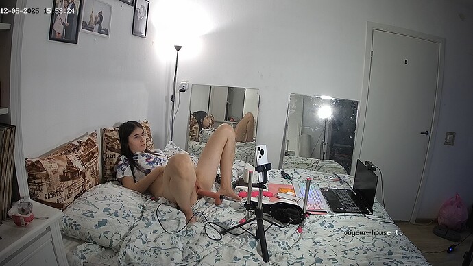 realm111-cam18-1764941111