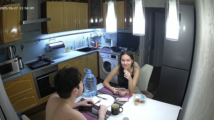 realm106-cam12-1761591088