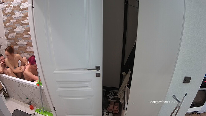 realm42-cam110-1761078763