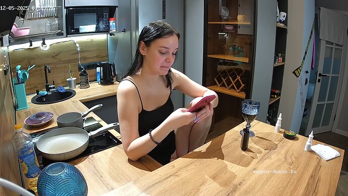 realm94-cam12-1764885855